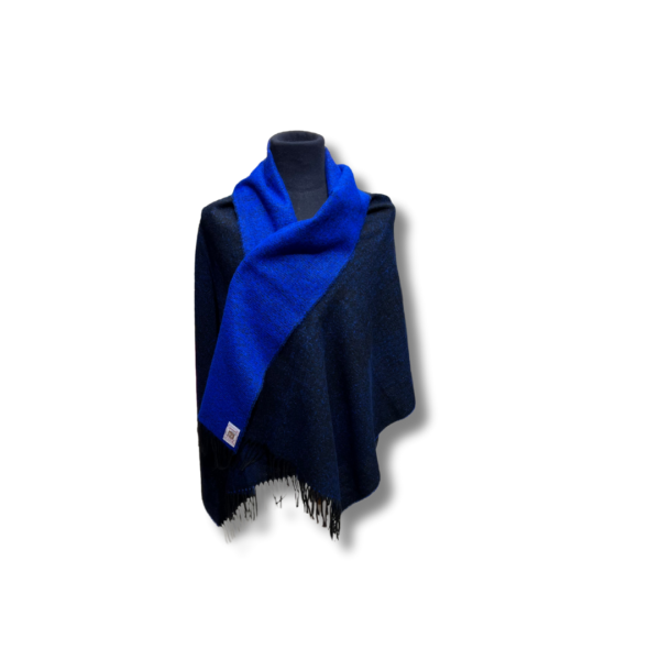 media manta  llama azul